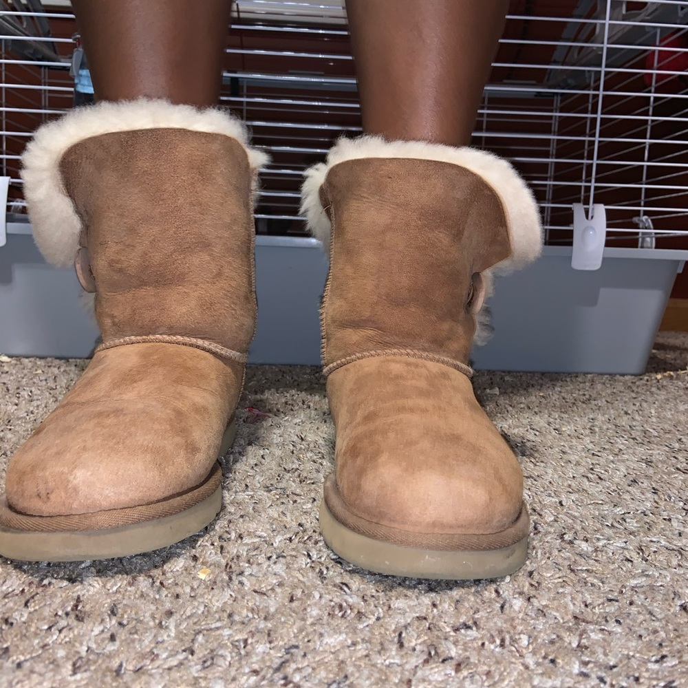 Uggs Bailey Button - Picture 3 of 6